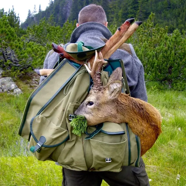 Sie sehen ein Bild von einem Jagdrucksack. Foto: © Edgar G. Biehle – Stock-Fotografie-ID:1195427617