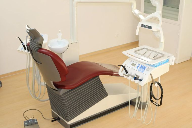 Der Zaharztstuhl bei Dr. Striessnig